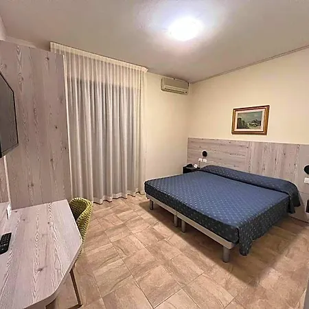 Hotel Colonna 3*